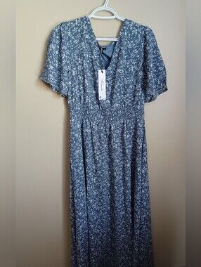 Women's Size L New With Tag Kranda Long Blue White Floral Dress Polyester Summer
